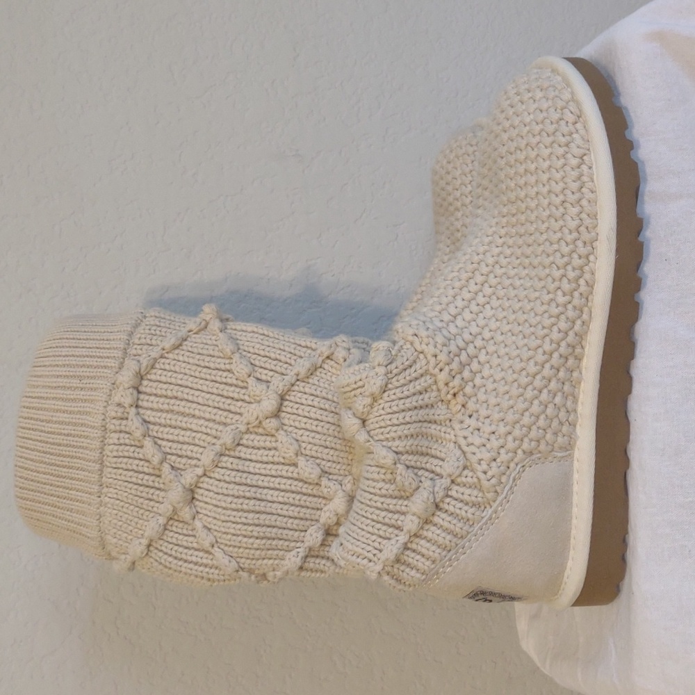 Ugg Australia Classic Argyle Knit Booties. Cream Color. Size 6.